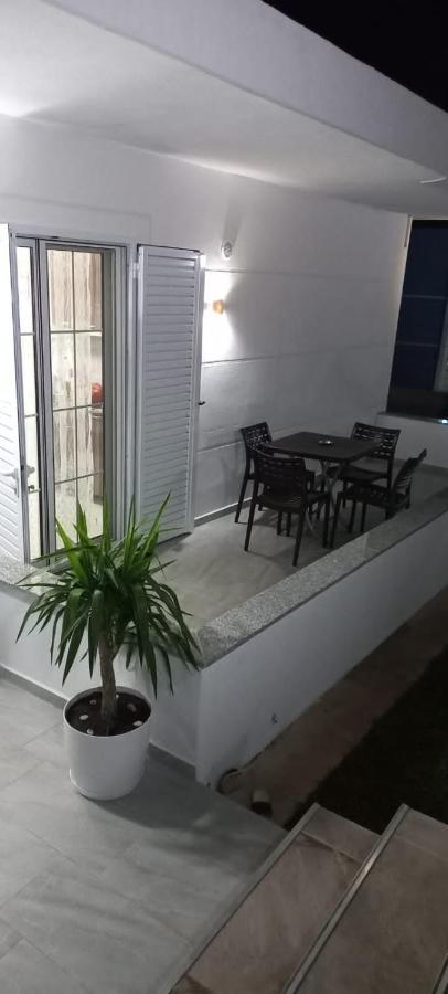 Arjan Dyli Guesthouse كساميل المظهر الخارجي الصورة